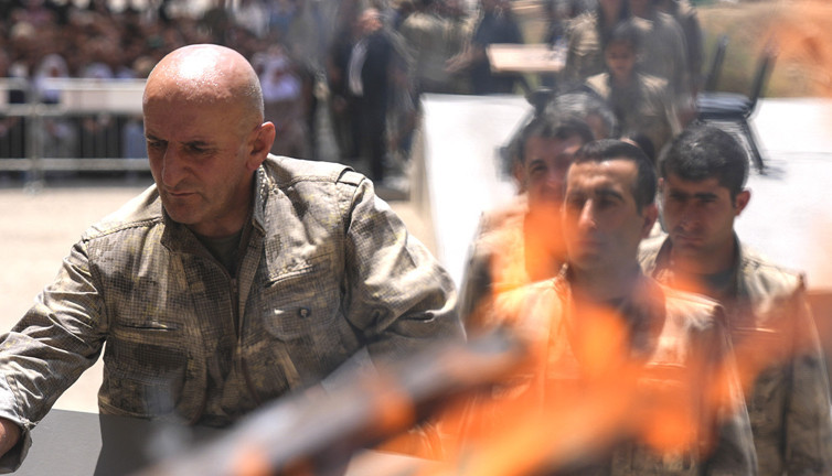 Yandaş gazeteci Sinan Burhan, teröriste gelecek af için nabız yokluyor! Aytunç Erkin köşesinde yazdı...