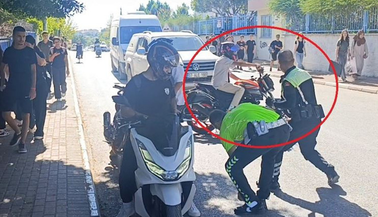 Trafik polislerinden kaçış kamerada