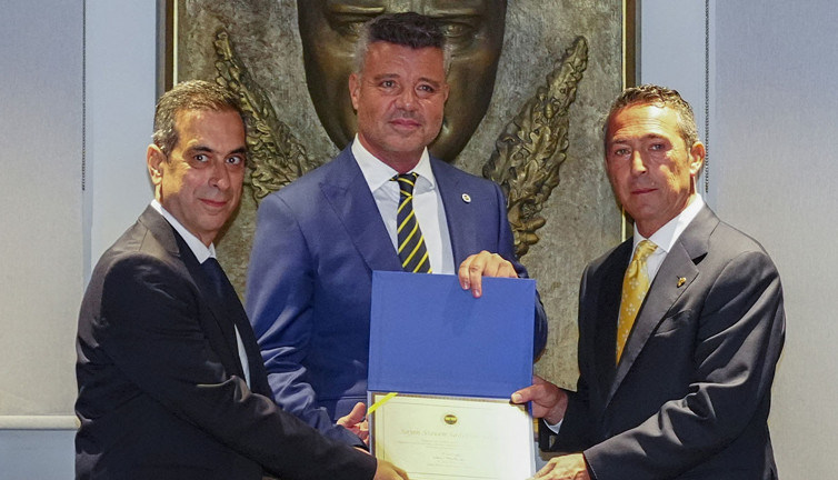 Ali Koç resmen koltuğu Sadettin Saran'a verdi