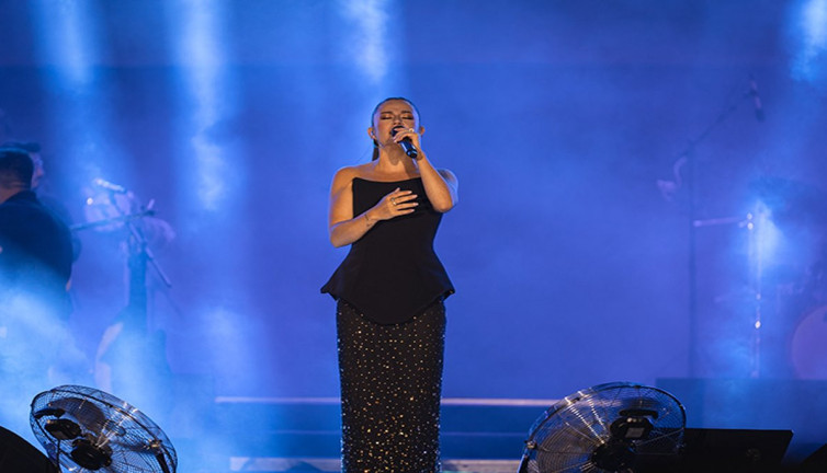 “Bir Anadolu Şenliği”nde Merve Özbey rüzgarı: Gazze’yi unutmadı!