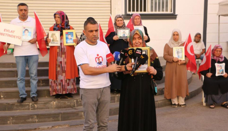 Annelerin evlatları için attığı çığlık yükseliyor: Bir aile daha katıldı, 385'e yükseldi!