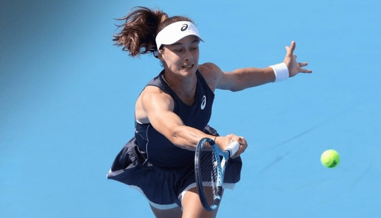 Zeynep Sönmez Çin Açık'ta kitap okuyarak Danimarkalı rakibini ekarte etti!