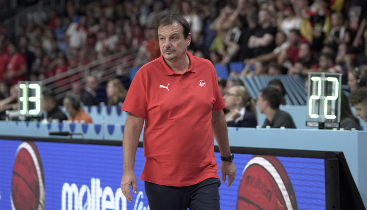 Laf dalaşı büyüyor! Ergin Ataman'a sert sözler