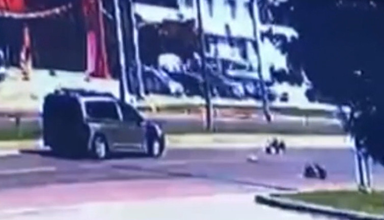 Malatya’da korkunç kaza! Anne iki çocuğu ile birlikte yola fırladı