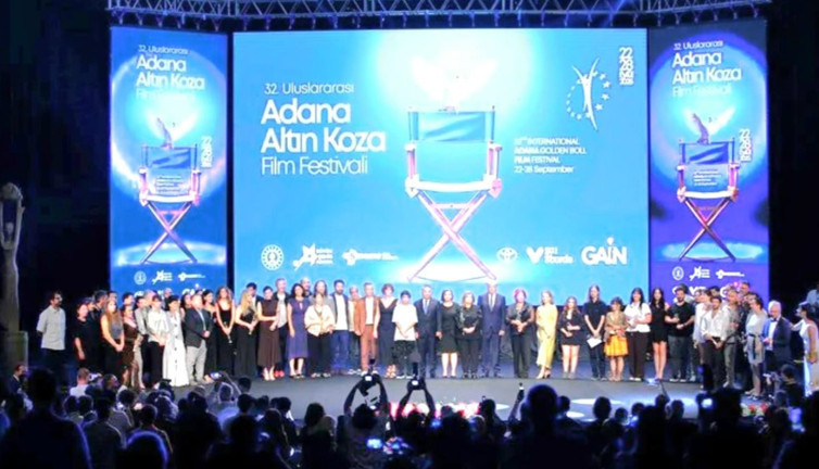 Altın Koza'da ödül yağmuru! Zeydan Karalar Silivri'den mesaj gönderdi...