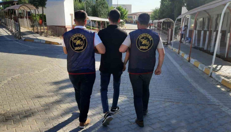 12 yıldır cinayet suçundan aranıyordu! Zanlı yakalandı