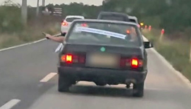 Düğün konvoyunda havaya ateş eden şahsa 35 bin lira ceza kesildi