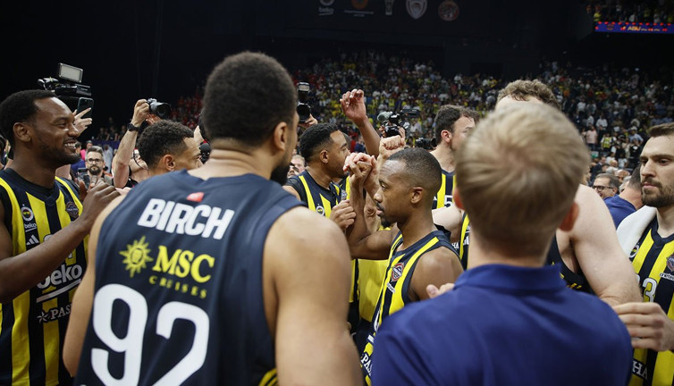 Son şampiyon EuroLeague'de parkeye çıkıyor! Fenerbahçe Beko evinde Paris ile karşı karşıya