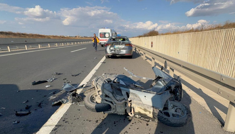 Emniyet şeridinde kaza: Motosiklet sürücüsü yaralı!