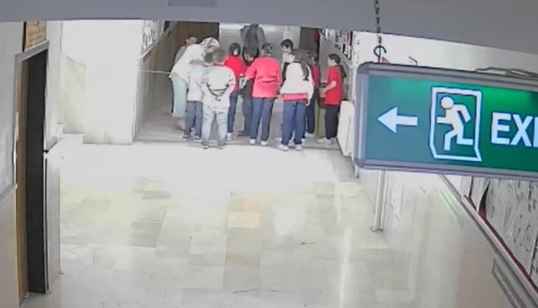 Kahraman öğretmen! 'Heimlich Manevrası' ile öğrencinin hayatını kurtardı