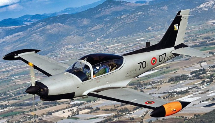 Askeri eğitim uçağı milli parka düştü. 2 asker öldü