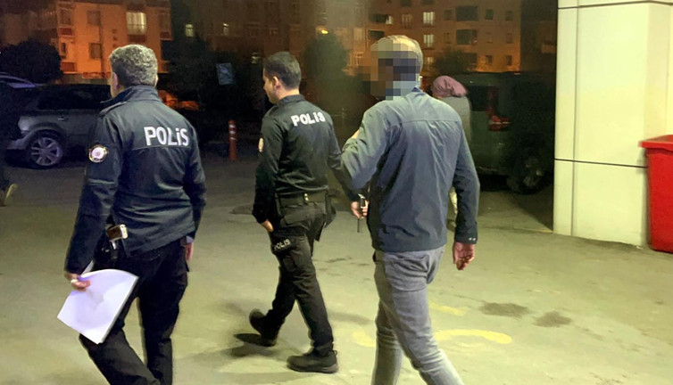 Gizli kulak operasyonu hastanede bitti! Ehliyet sınavına girerken yakalandı