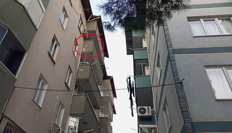 Çamaşır asarken 5’inci kattan düşüp öldü