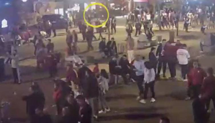 Şampiyonlar Ligi’nde karaborsa operasyonu! GS-Liverpool maçında yakalandılar: Kamera görüntüleri ele verdi