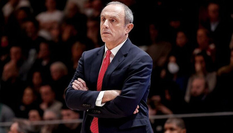 Fenerbahçe'den ayrılan oyuncuyu büyük övgü: 'Şampiyon gibi sahneye çıktı'