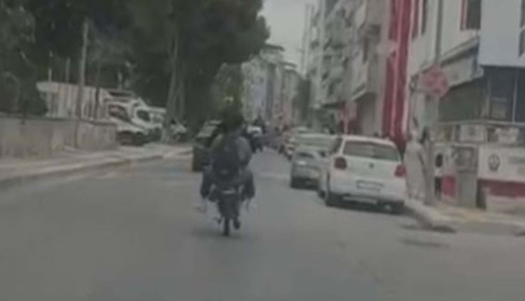Motosikletle tehlike saçan sürücü Biga’da enselendi!
