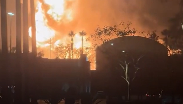 Kaliforniya’da rafineride yangın! Alevler geceyi aydınlattı