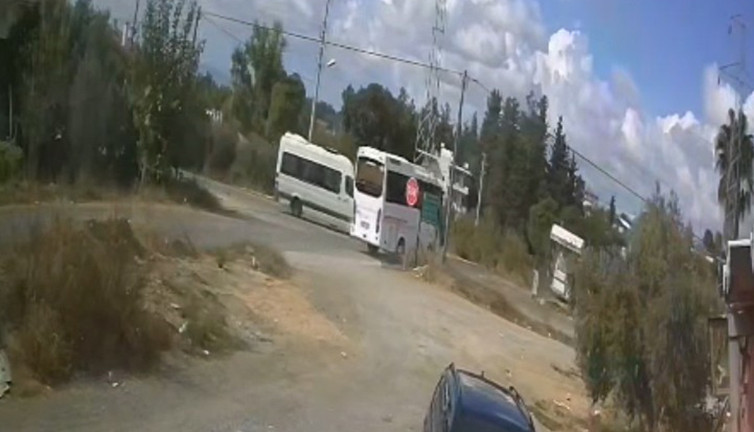 Okul servisiyle bir midibüs çarpıştı! 7 öğrenci hastaneye kaldırıldı