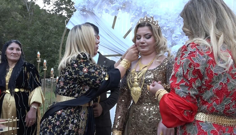 Aşiret düğününde rekor takı! 4 ayrı ilde çok sayıda davetli katıldı