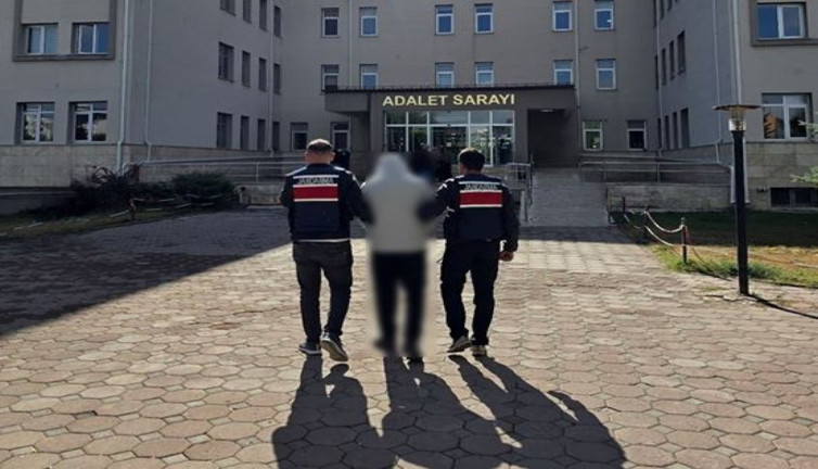 Sivas jandarması tetikte: Firari FETÖ'cü kent merkezinde yakalandı