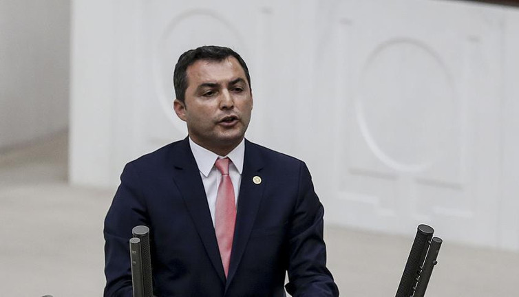 Tutuklu belediye başkanı CHP'den istifa etti!