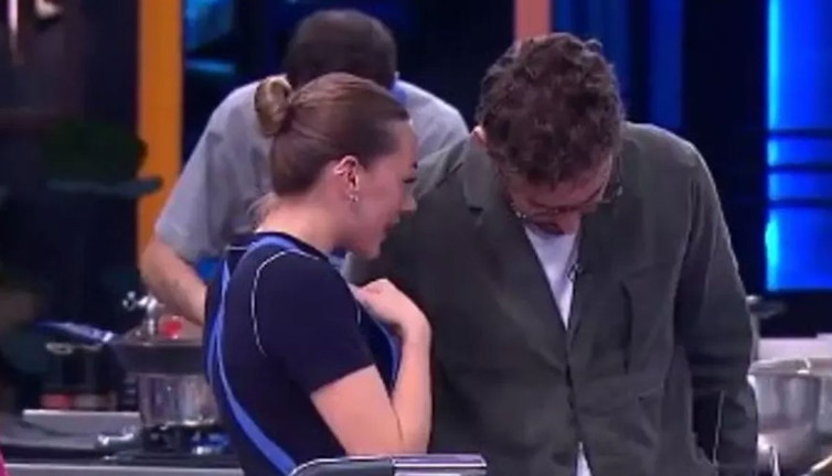 MasterChef'e aşk itirafı damga vurdu! Yarışmacı 'Onunla konuşmam yasak' diyerek Danilo Şef'ten yardım istedi!