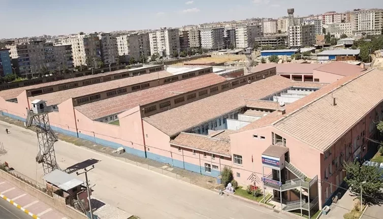 Cezaevleri tıka basa doldu. 2 mapushane rekor kırdı