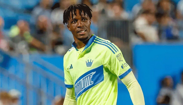 Olaylı maçın yıldızı eski Galatasaraylı Wilfried Zaha!