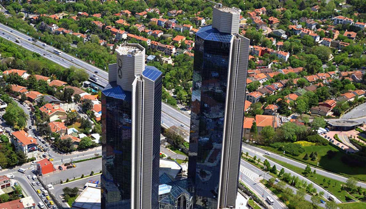 Sabancı iki büyük markasından çekiliyor