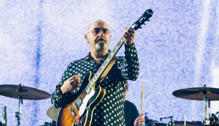 Efsane rock grubu Oasis gitaristi Paul Arthurs prostat kanserine yakalandı: Turneden ayrılıyor!