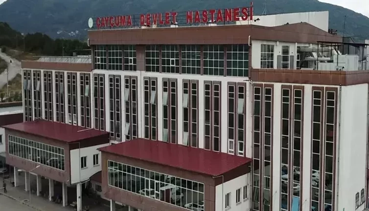 Karın ağrısı ile acile başvuran çocuk doğum yaptı! Anne baygınlık geçirdi