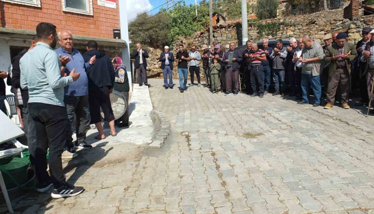 6 aydır yağmur yağmadı: Zeytin üreticileri Burhaniye’de yağmur duasına çıktı!