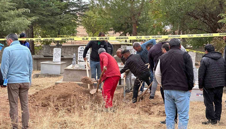 Hastane morgunda cenaze skandalı! Mezarlıktan çıkarıldı Uşak’a götürüldü: Sivas’ta defnedilmişti