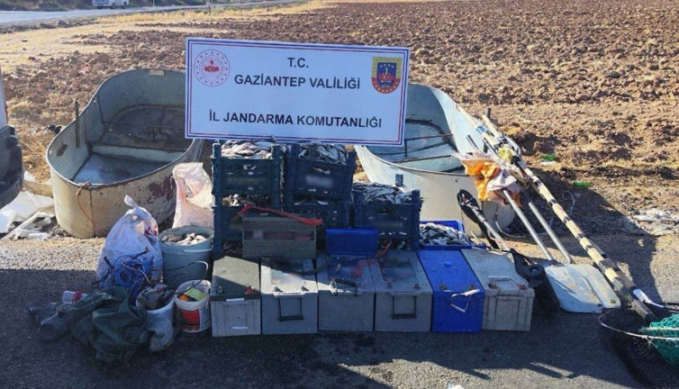 Gaziantep'te yasağa uymayan 2 kişiye jandarmadan suçüstü yakalandı!