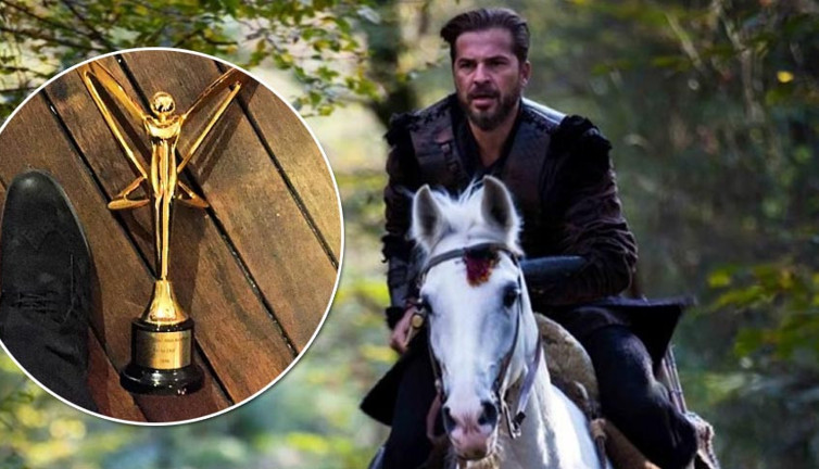 Diriliş Ertuğrul’un senaristi Altın Kelebek'i iade etti!