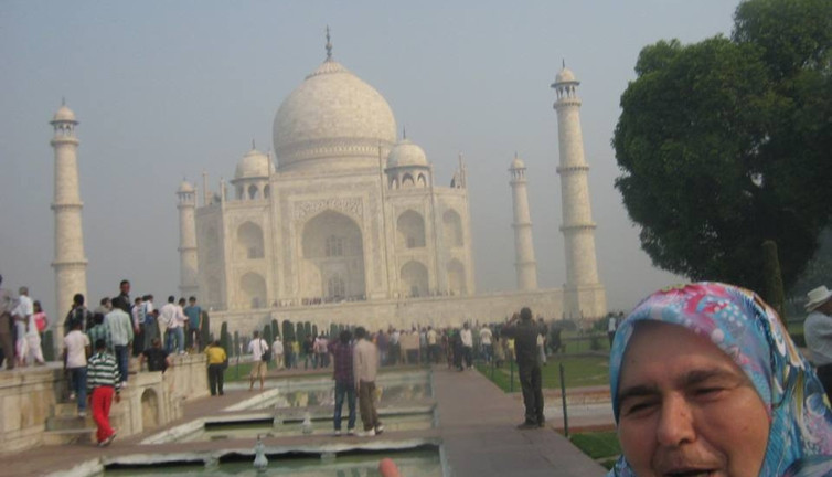 25 ülke gezen Ayşe teyzeye teklif yağıyor