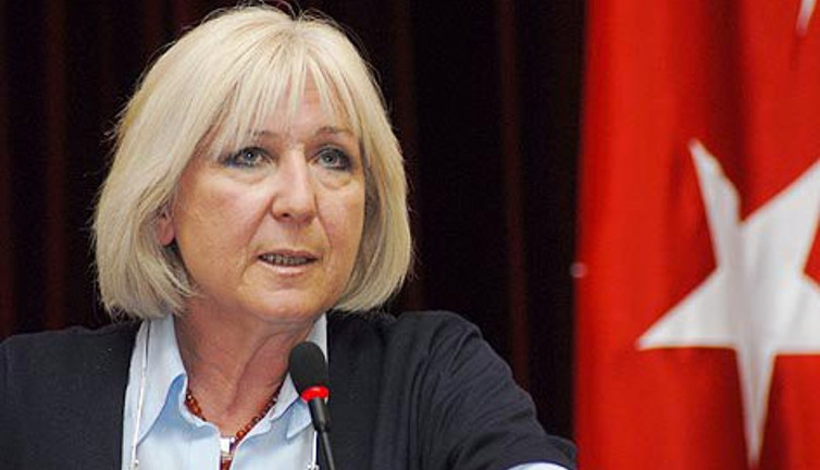 Mollaveisoğlu'nun konuğu, Banu Avar