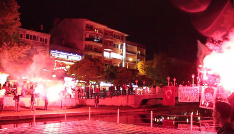 19 Mayıs'ı kutlayan öğrenciler yurttan atıldı, bursları kesildi!