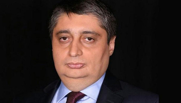 O kitabın yazarından geri vites!