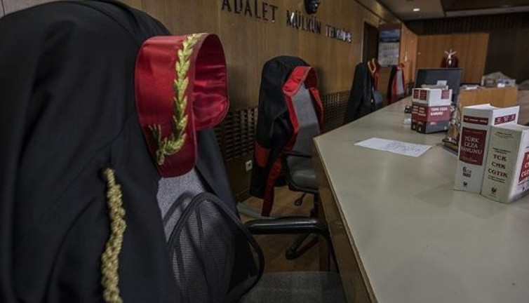 Hakim ve savcıların görev yerinde değişiklik