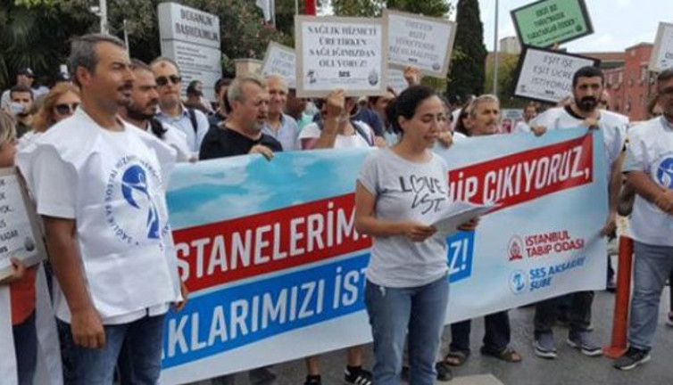 Sağlık çalışanlarından ‘performans ücreti’ eylemi