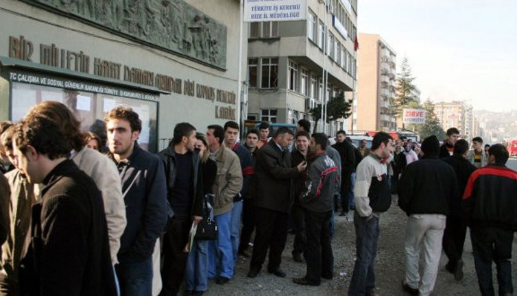 Kayıtlı işsiz sayısı 200 bin kişi arttı