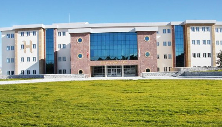 Üniversitenin akademisyen kadrosunu aile şirketine çevirmişler!