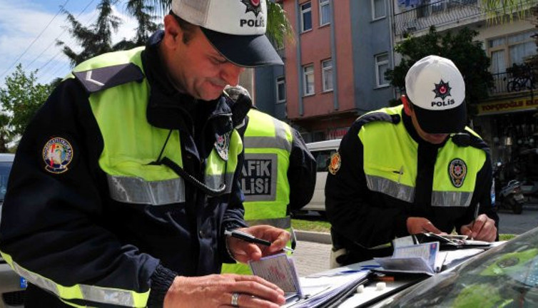 Trafik cezalarının artırılmasını öngören teklif Meclis'ten geçti