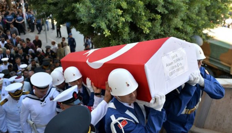 "Şehit haberini mezarlıklar müdürü verdi, o an çocuğum gibi dondum!"