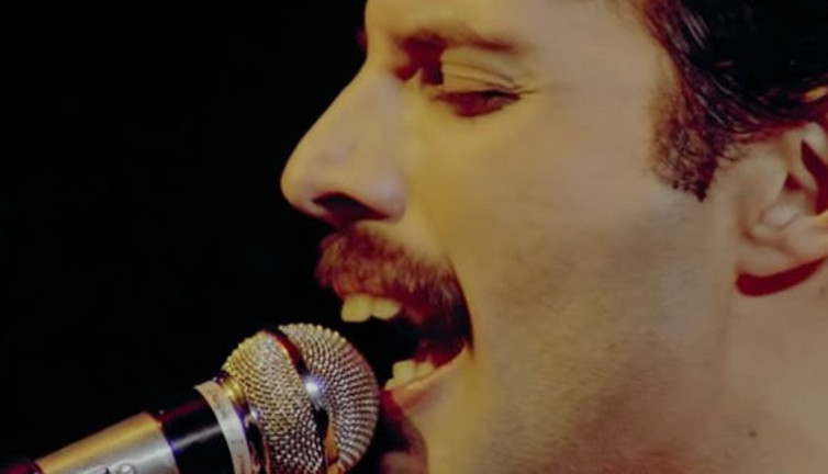 Freddie Mercury neden öldü? Hastalığı neydi?