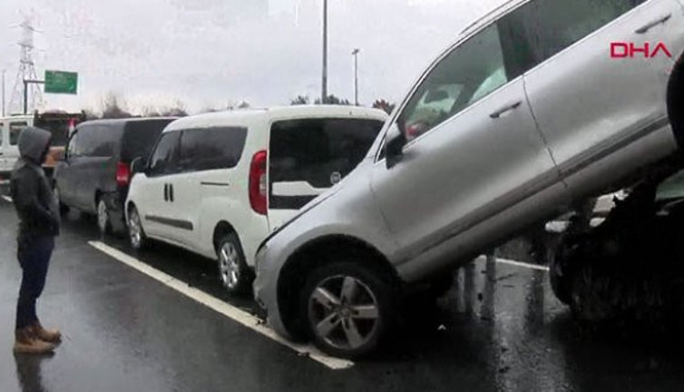 TEM'de zincirleme kaza (30 Kasım 2018)