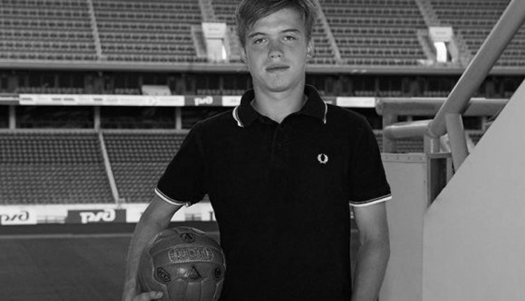 Genç oyuncu Alexey Lomakin donarak öldü