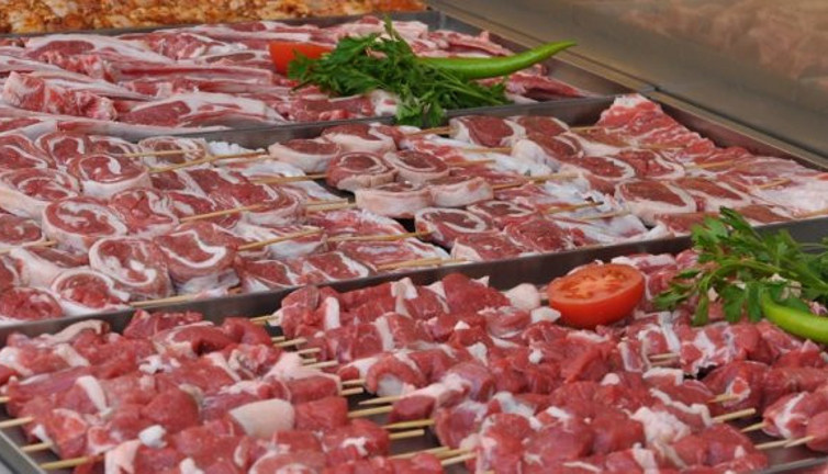 Gereksiz ithal edilen et elde kaldı