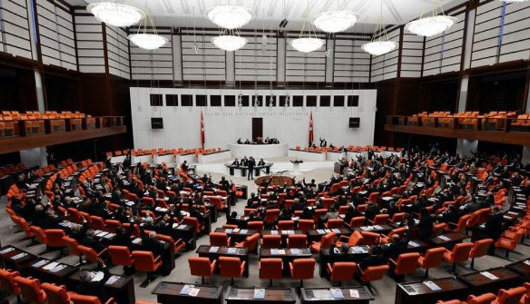 CHP'den MHP'ye '17/25' tepkisi: "Gelin 4 bakanı yargılayalım"